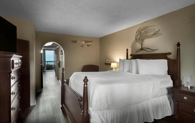 1 Bedroom, Pinnacle, End, Deluxe, Suite, Ocean Front, Compass Cove Resort 1/2