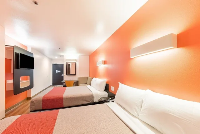 غرفة قياسية بسريرين مزدوجين، Motel6 Fort Worth, TX - North - Saginaw 2/10
