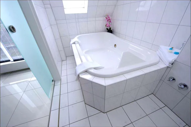 جناح، Weber Hotel Mannheim 6/8