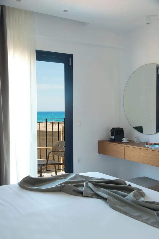 غرفة ديلوكس بسرير مزدوج وسرير فردي، Nami Hotel & Suites 10/10