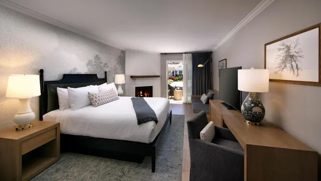 غرفة ديلوكس بسرير كينج، Fireside Inn On Moonstone Beach 2/3