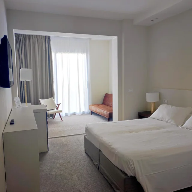 غرفة بسرير مزدوج بشرفة، Hotel Atlantico 1/3
