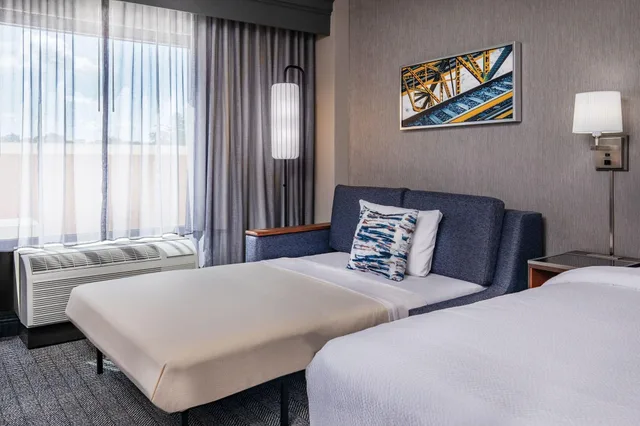 غرفة بسرير كينج، Courtyard by Marriott Boston Billerica Bedford 2/4