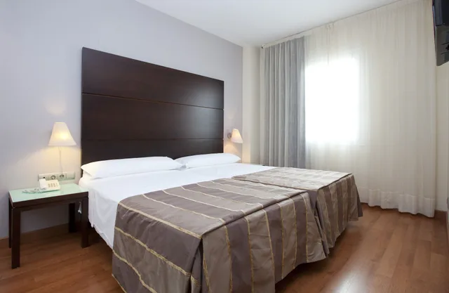 غرفة سوبيريور بسريرين منفصلين بحوض جاكوزي، Hotel Vertice Aljarafe 3/10