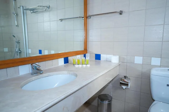 غرفة قياسية بسريرين منفصلين، Paphos Gardens Holiday Resort 1/1