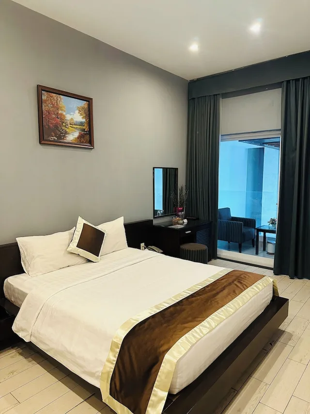 غرفة شهر العسل بسرير مزدوج بشرفة، Ngoc Linh Luxury Hotel 1/10