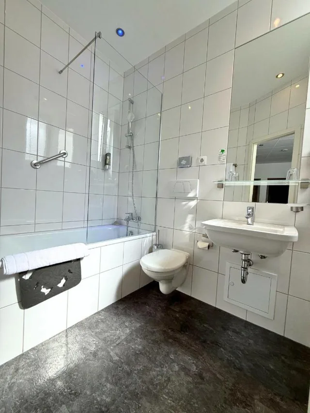 غرفة رباعية، TOP Hotel Hohenstaufen 6/8