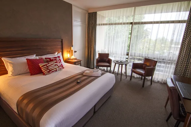 غرفة تنفيذية بسرير كينج، Quality Inn Dubbo International 2/4