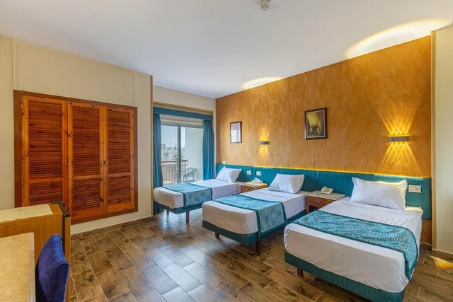 غرفة قياسية ثلاثية بثلاثة أسرّة، St George Hotel Cairo 1/2