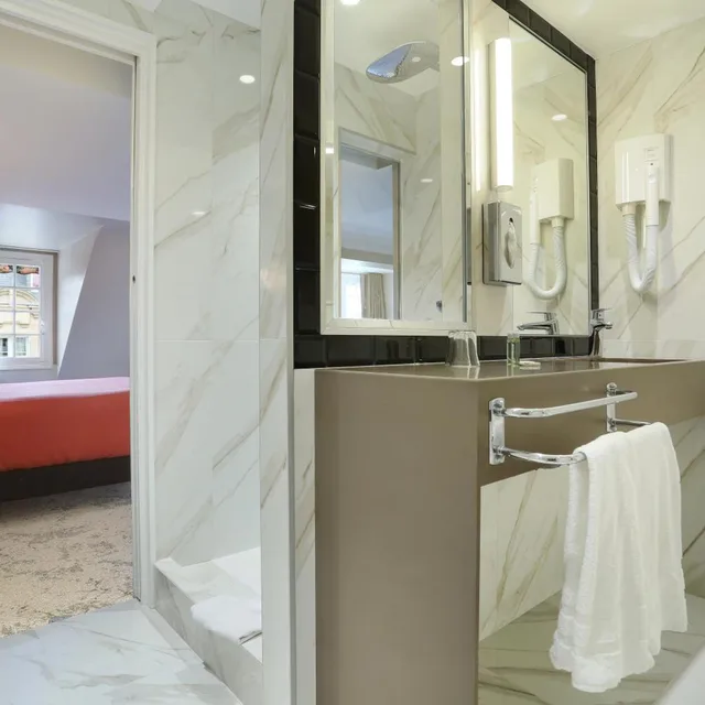 جناح بشرفة، Hotel Concortel 5/6