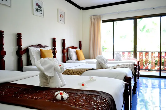 Deluxe, Triple, LANTA SEAFRONT RESORT 2/2
