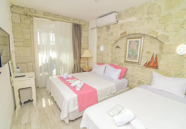 Superior, Triple, Alacati Asmali Konak Hotel 4/10