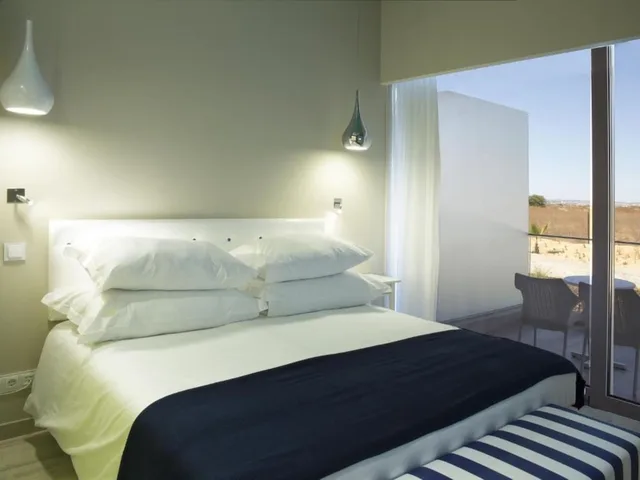 جناح عائلي بسرير كوين مع أريكة، Pestana Alvor South Beach 4/7