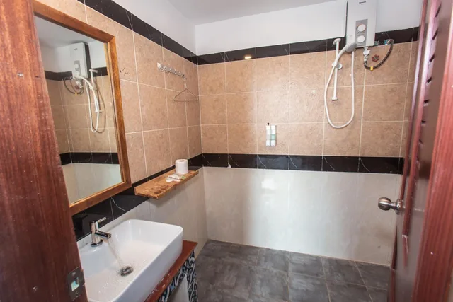 غرفة قياسية بسرير مزدوج، Grand Elevation Hotel 9/9