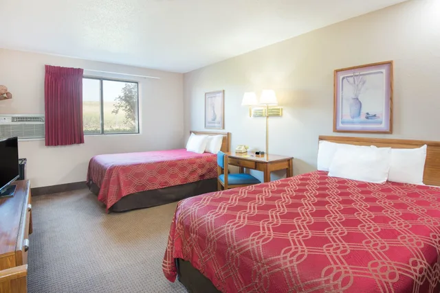 جناح استوديو بسريرين كوين، Super 8 By Wyndham Abilene Ks 1/1