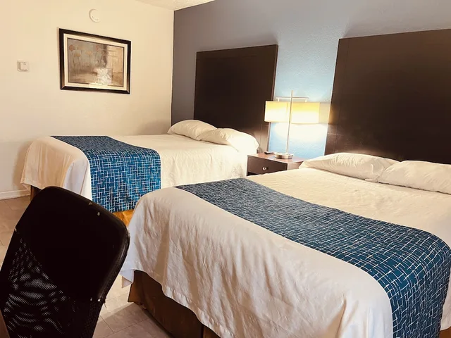 غرفة بسريرين مزدوجين، Travelodge By Wyndham Valleyfair Shakopee 2/5