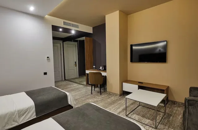 Economy, Twin Beds, No Window، Aghababyan S Hotel 2/3