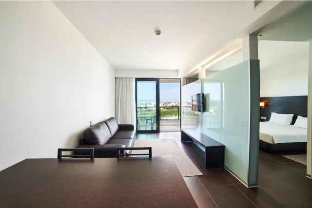 جناح بريستيج بإطلالة على الحديقة والمسبح، RR Alvor Baia Resort 3/6