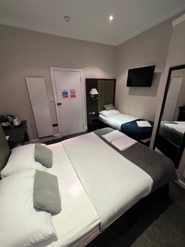غرفة تنفيذية رباعية، Goodwood Hotel 1/8
