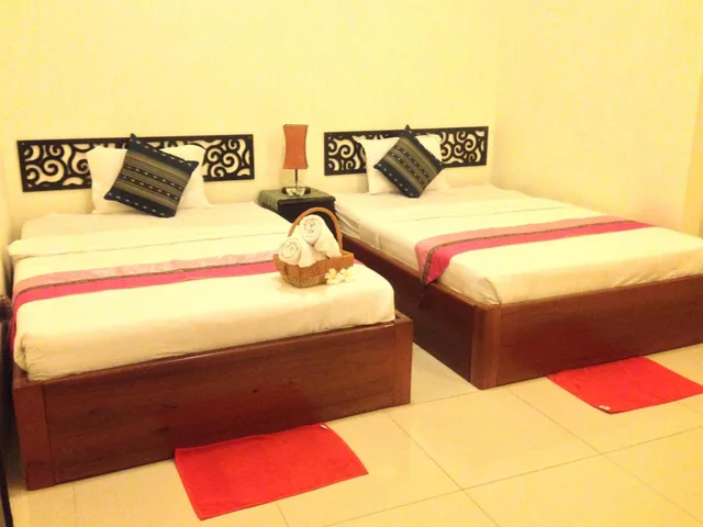 Standard, Twin Beds, No Window، New Season Riverside Hotel 1/9