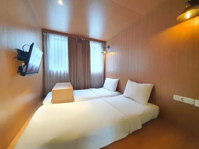 غرفة قياسية، Kontena Hotel 1/2