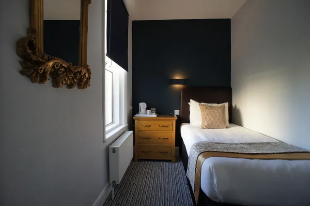 Basic, Single, Single Bed, External Bathroom، The Applewood Hotel 2/6
