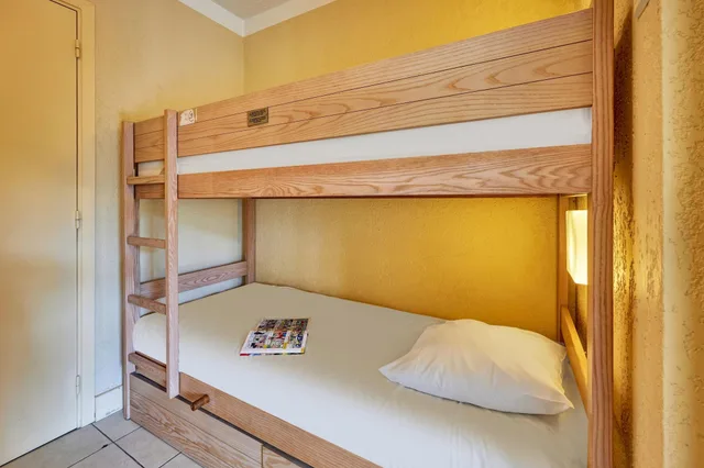 Studio, Alcove, Balcony or Terrace, South Wing، PIERRE AND VACANCES RESIDENCE LES EMBRUNS(FORMERLY RESIDENCE LES EMBRUNS) 1/3