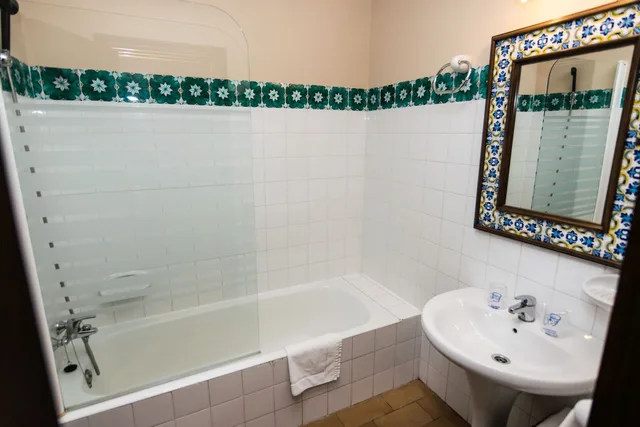 Garden, Twin Beds, Terrace، Hotel Villa De Grazalema 7/8