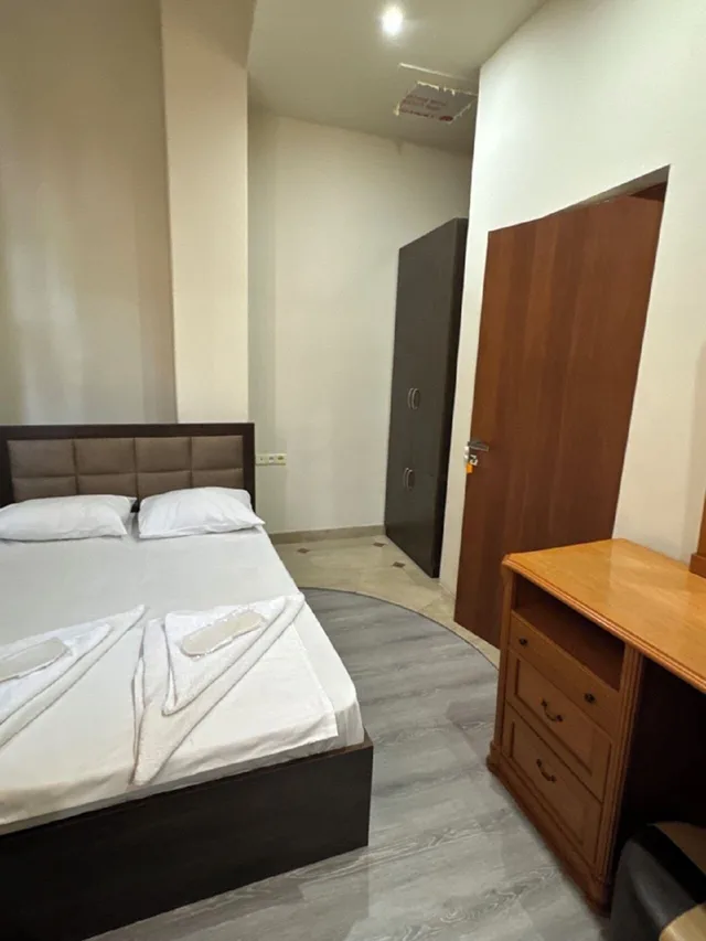 غرفة اقتصادية بسرير كوين وسريرين منفصلين، Bella Hotel 2/10