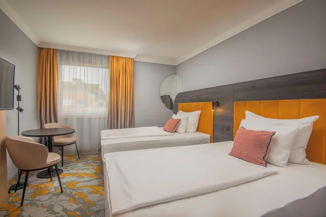 غرفة قياسية بسريرين كوين، Castrum Hotel Szekesfehervar 1/9