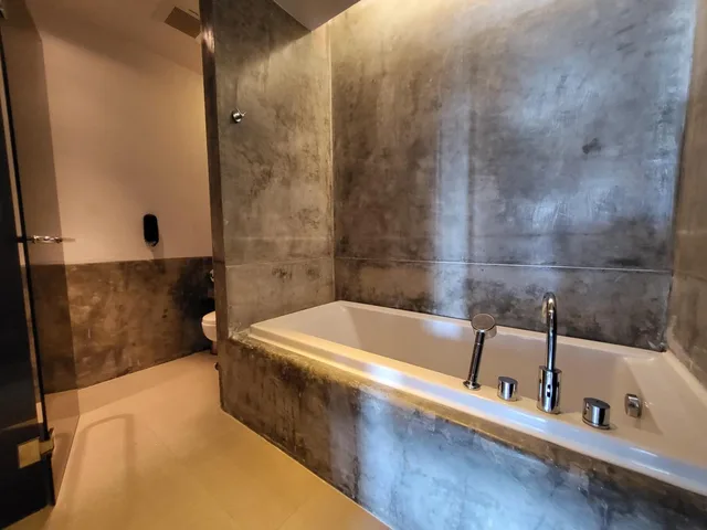 غرفة ديلوكس بسرير كينج بإطلالة على البحر، The Yama Hotel Phuket 9/9