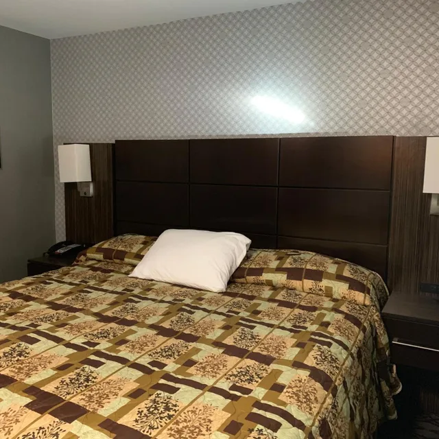 غرفة بسرير كينج لذوي الإعاقة، Red Carpet Inn Elmwood Park 2/6