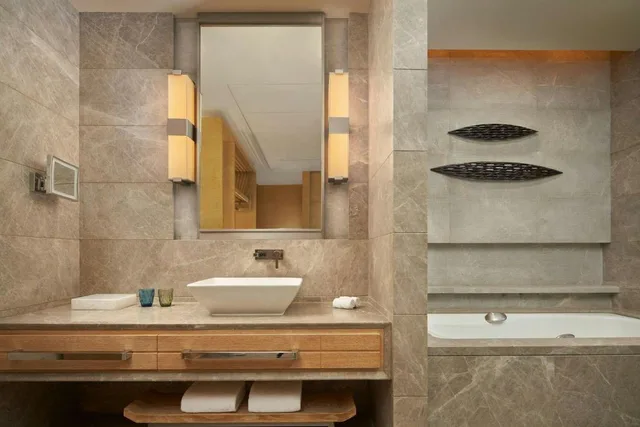 Guest Room, Deluxe, Twin Beds, Skyline View، The Westin Chongqing Liberation Square 5/6