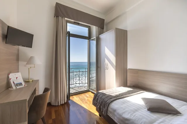 Room, Twin Beds, Sea View, Parigi 1/3