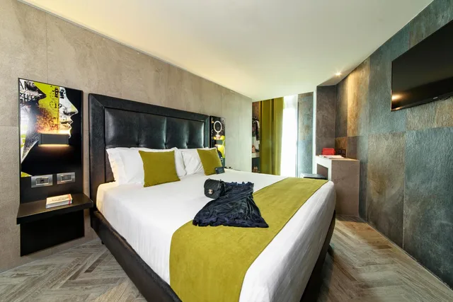 جناح دوبلكس جونيور، Just Hotel Milano 6/9