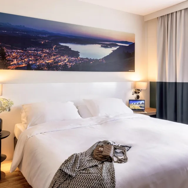 جناح جونيور، City Hotel Biel Bienne 1/4