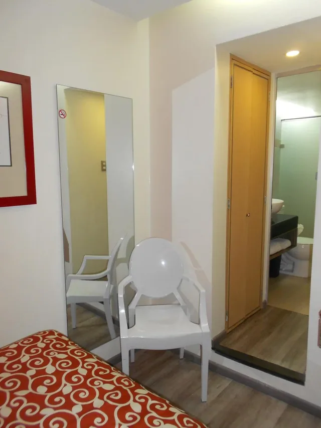 غرفة قياسية بسرير كينج، Hotel Dharma 3/3