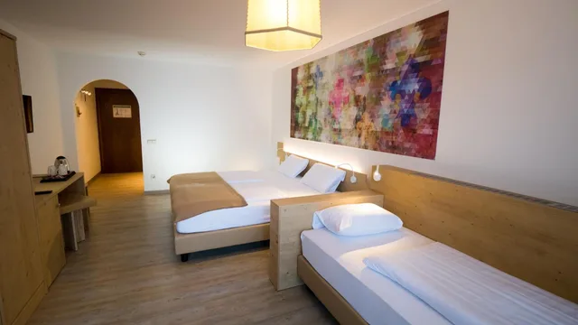 غرفة ثلاثية، Family Hotel Schloss Rosenegg 2/5