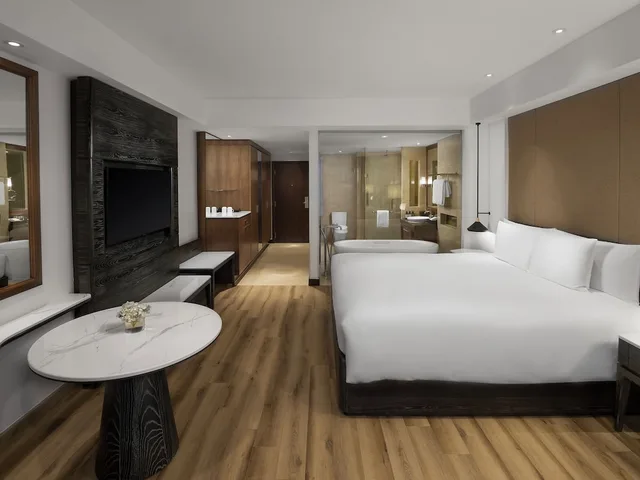 غرفة ديلوكس بسرير كينج بإطلالة على المدينة، Sheraton Hanoi West 6/8