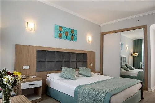 غرفة بسرير مزدوج أو سريرين منفصلين بإطلالة على البحر، Adonis Hotel 2/3