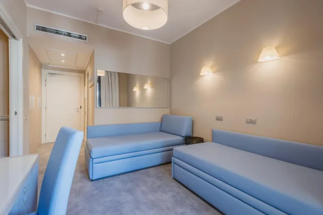 جناح عائلي بشرفة، Hotel Calabona 4/6