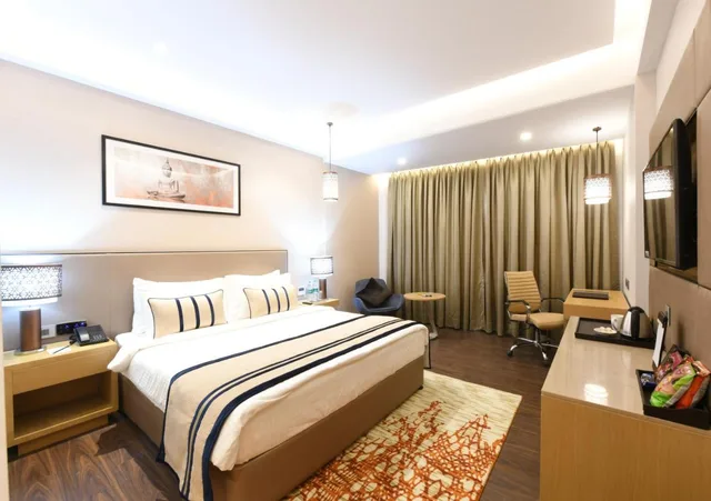 Club, Double Bed, The Fern Residency Sarnath 1/1