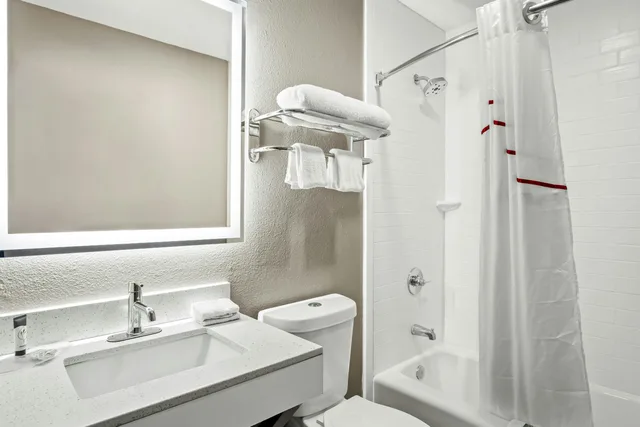 غرفة ديلوكس بسرير كوين، Regency Inn & Suites DFW 4/4