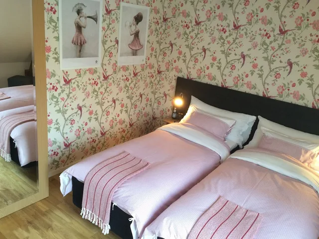 غرفة بسريرين منفصلين، Annas Hotell 2/4