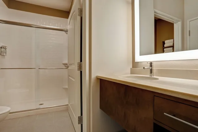 Studio, Suite, Kitchen, Staybridge Suites Overland Park - Kansas City S 4/4