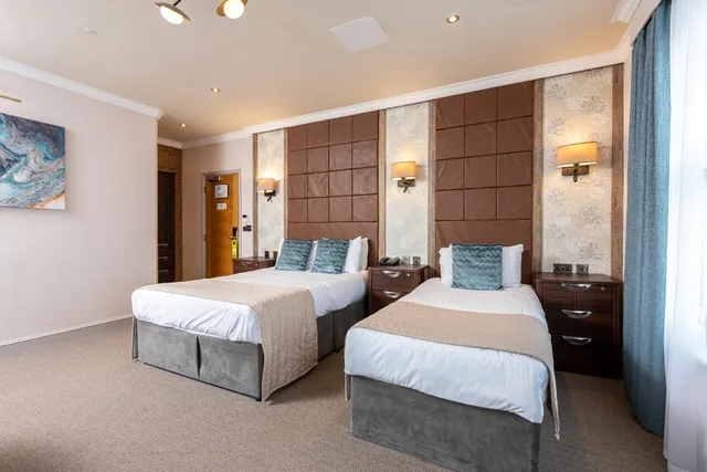 Family, Double Bed, The Prom Hotel 2/2