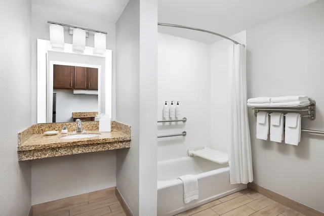استوديو بسريرين كوين لذوي الإعاقة، TOWNEPLACE SUITES ROSWELL 4/4