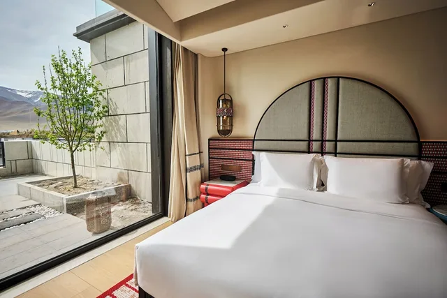 غرفة بريميوم بسرير كينج بإطلالة على الجبل، Hotel Indigo Sayram Lake by IHG 5/5
