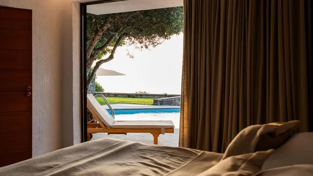 بنغل سوبيريور بغرفتي نوم، Elounda Mare Relais & Chateaux Hotel 1/3
