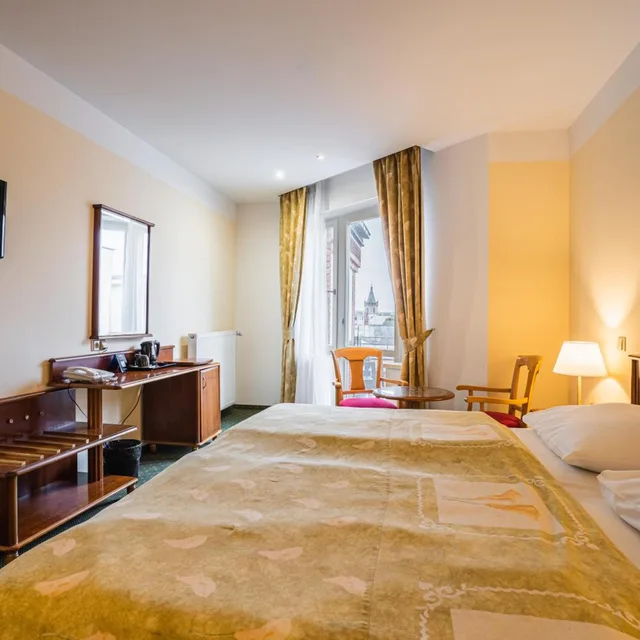 غرفة بسرير مزدوج أو سريرين منفصلين بشرفة، Ea Hotel Rokoko 4/7